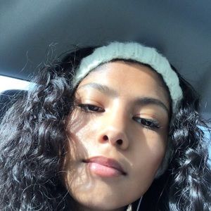 Meet your Posher, Roxanna